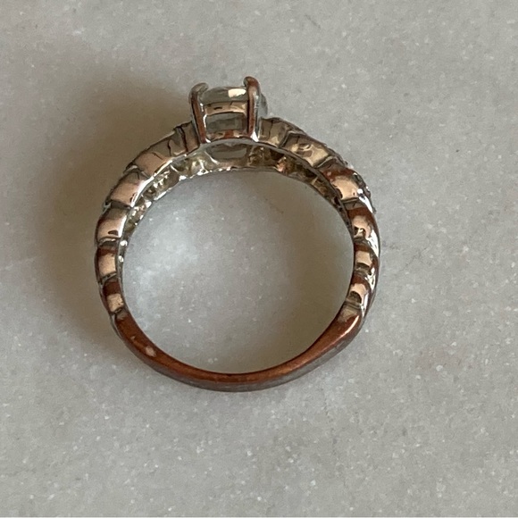 Silver Oval Stone Ring - Picture 5 of 6